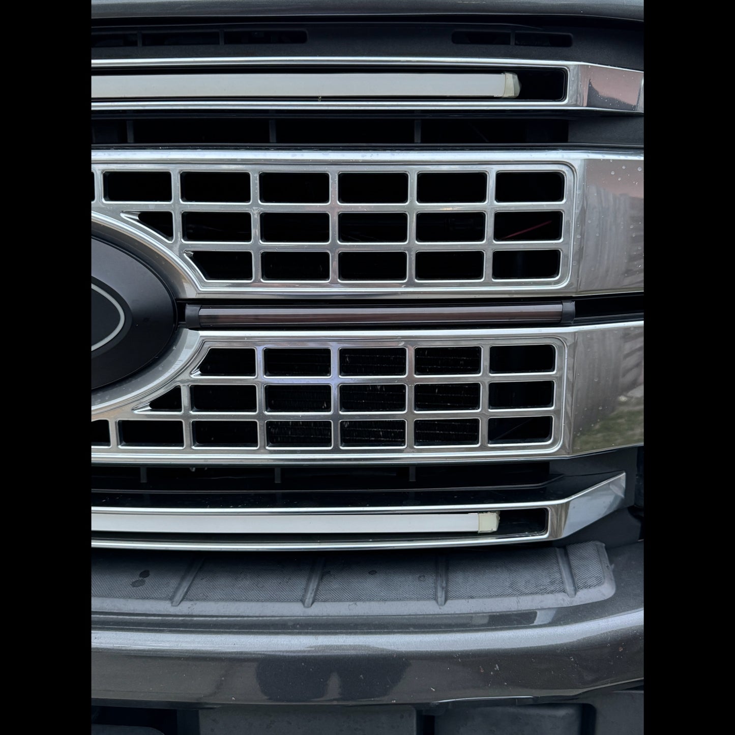 2017-2019 Ford Super Duty Platinum Center LED DRL Bar – F-250/F-350/F-450
